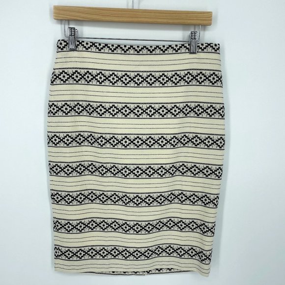 Ann Taylor Pencil Skirt Size 4 Ivory Black Geometric Stripe - Picture 2 of 7